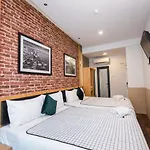 B Street Hotel