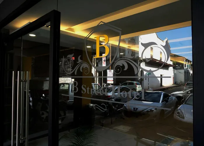 B Street Hotel