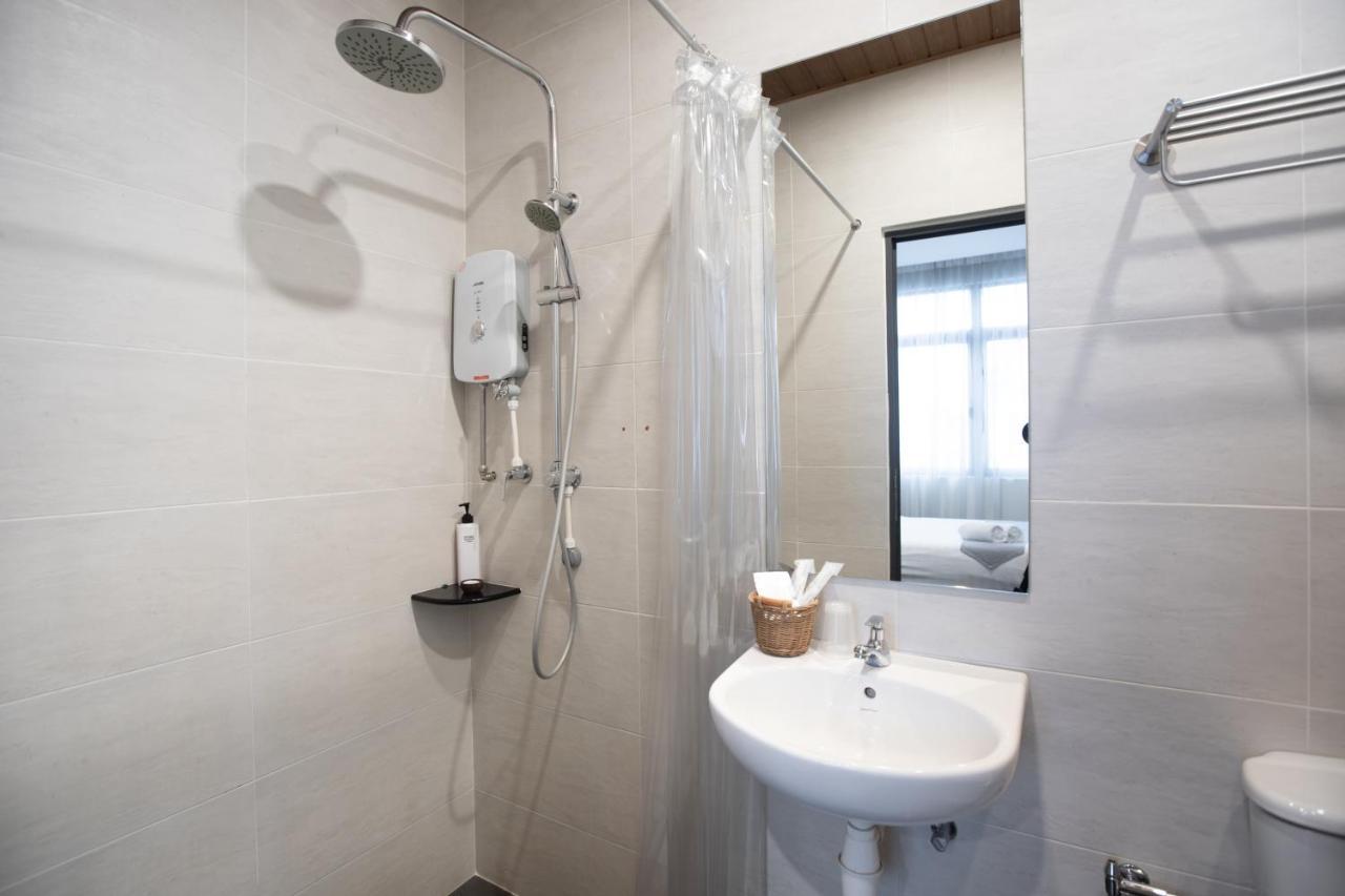 B Street Hotel