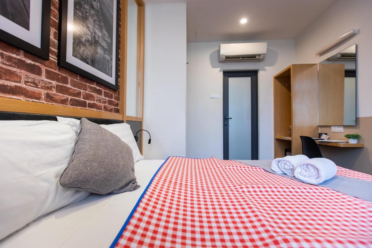 Hotel B Street 2*