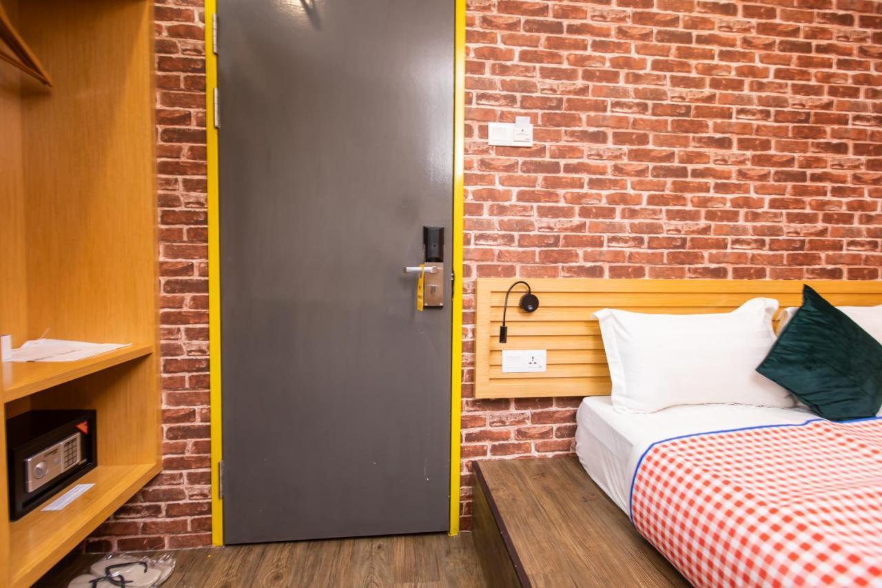 Hotel B Street George Town