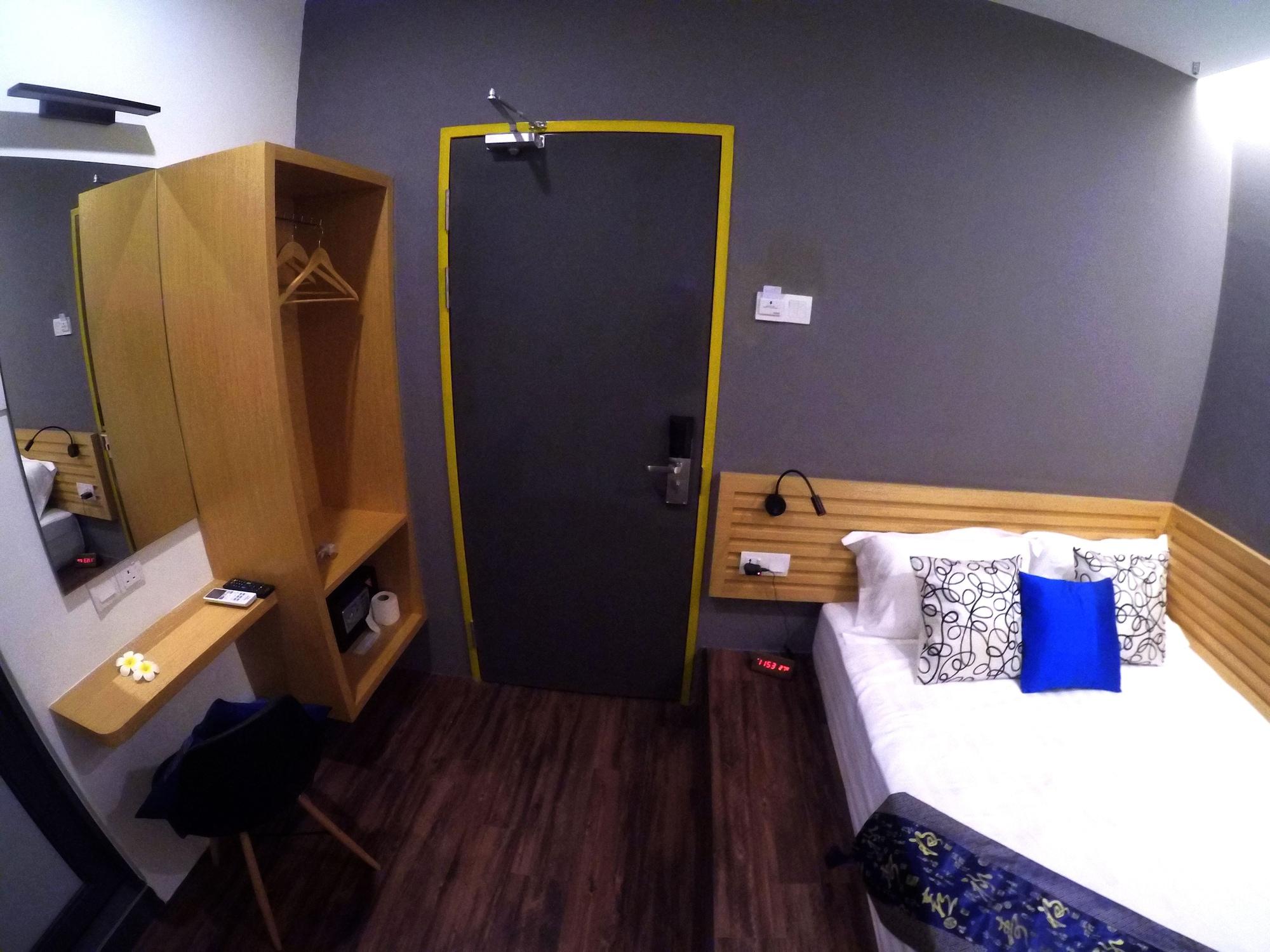 Hotel B Street