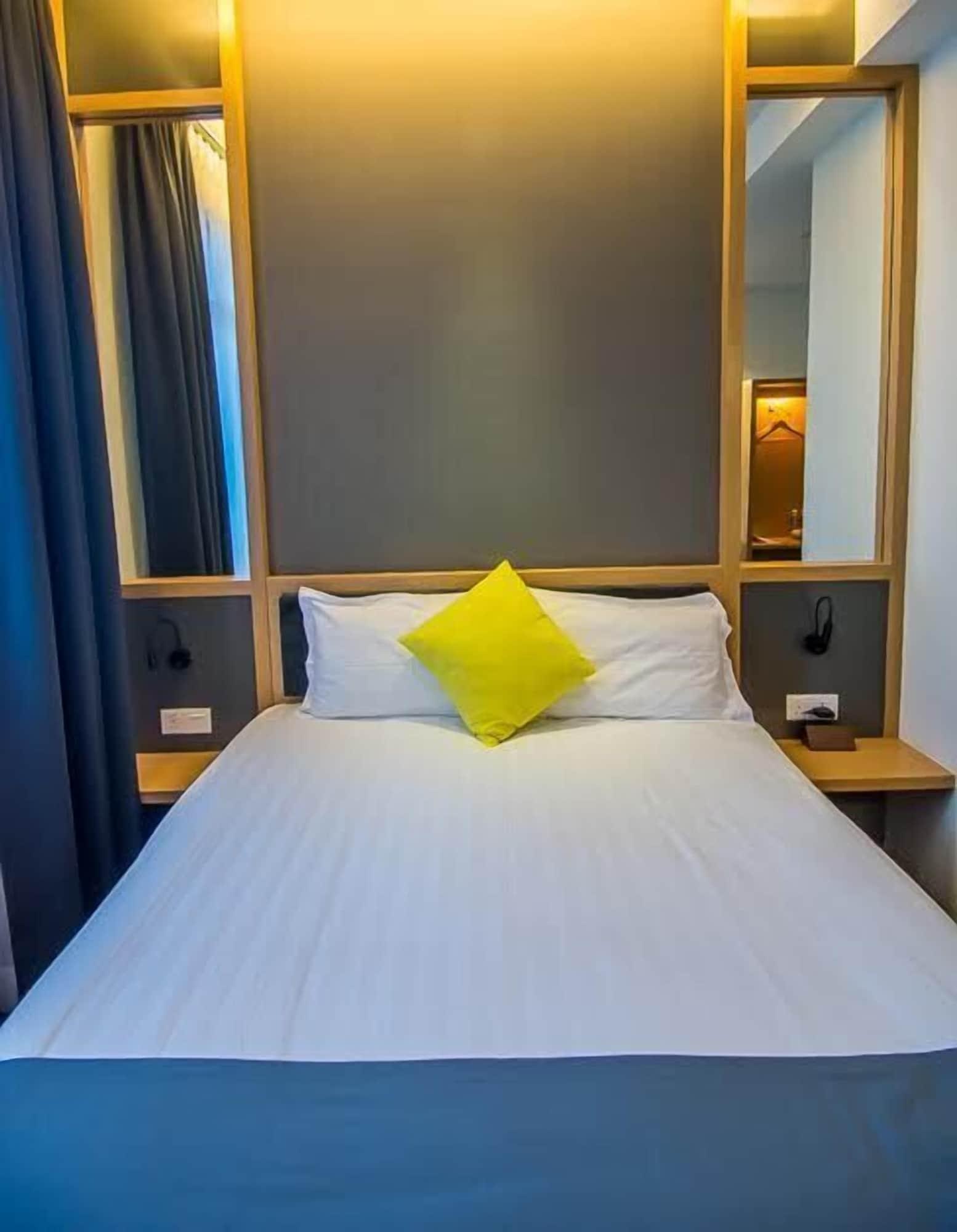 B Street Hotel
