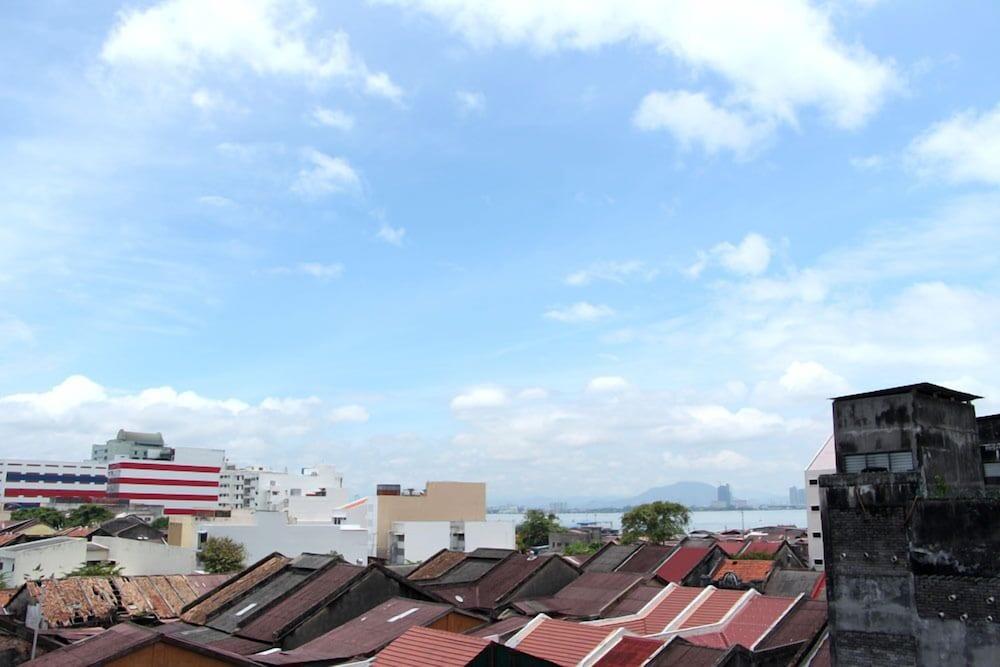Hotel B Street 2*