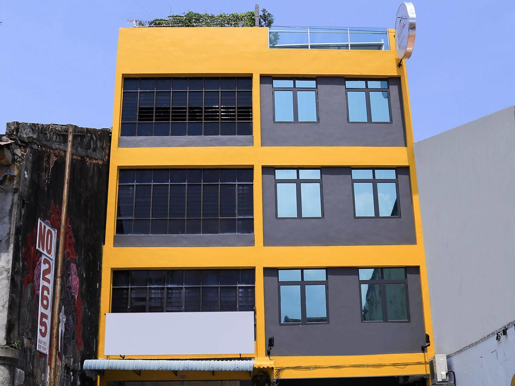 B Street Hotel