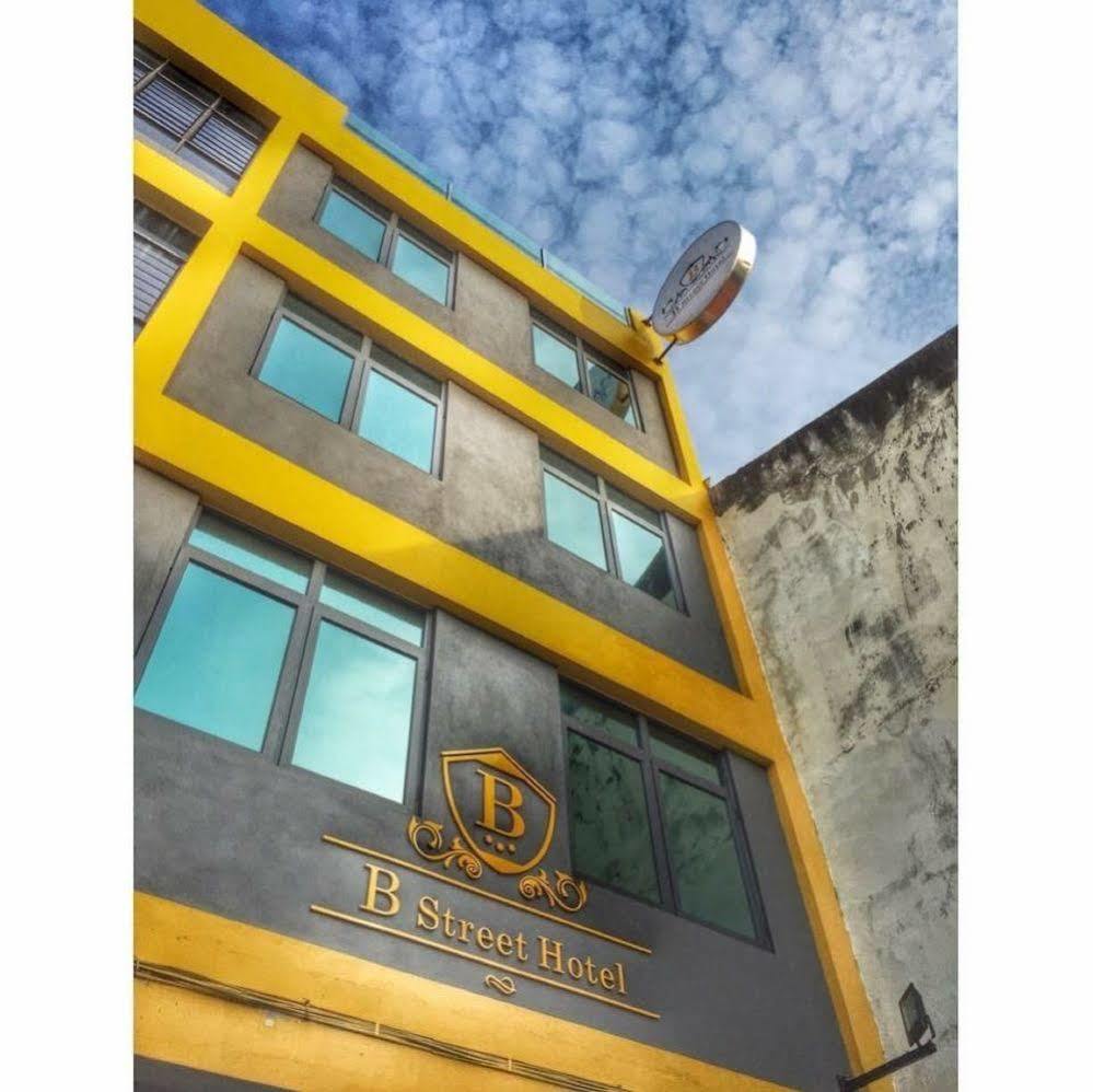 B Street Hotel 2*